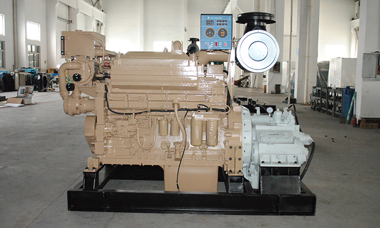 CUMMINS MARINE ENGINE
